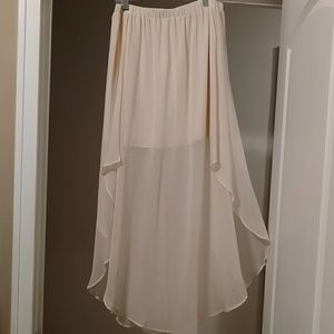 Flirty flowy ivory skirt❤️